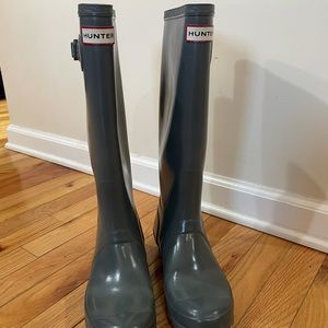 Charcoal Gray Hunter Boots, size 9